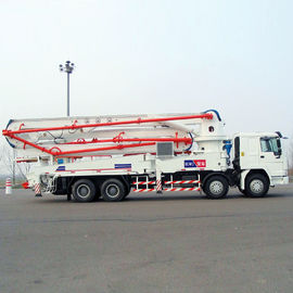 Camion de pompe concrète de Sinotruk HOWO avec le boom télescopique flexible et efficace de 21m