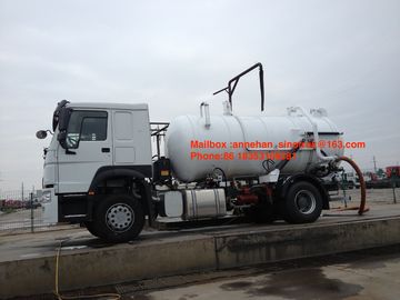 Le camion 10000L-15000L 4X2 6 d'aspiration d'eaux d'égout de SINOTRUK HOWO roule des camions d'eaux usées