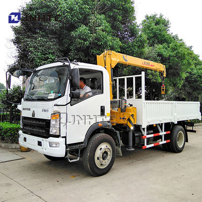 Camions commerciaux de faible puissance spéciaux de sino camion avec 3 tonnes de Van Cargo Crane