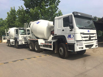 Camion blanc de mélangeur concret de Sinotruk Howo7 8M3 10M3 avec l'ARCHE PTO et la pompe