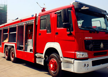 Véhicules de sauvetage rouges et blancs du feu du camion de pompiers SINOTRUK HOWO 6x4 12m3 de délivrance de sapeur-pompier