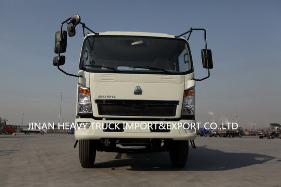 Camion de faible puissance 4cbm de HOWO 4X2 1000 gallons d'eaux d'égout de nettoyage d'aspiration