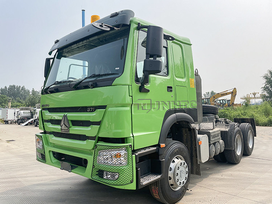 Euro2 LHD Sinotruk Howo 10 roule le camion de remorque de tracteur de 371 puissances en chevaux 50 tonnes