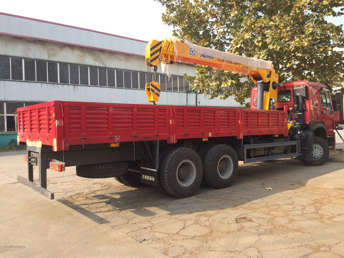 12 tonnes résistantes de HIAB de la grue monté par camion 6X4 LHD de camion d'ascenseur télescopique de cargaison