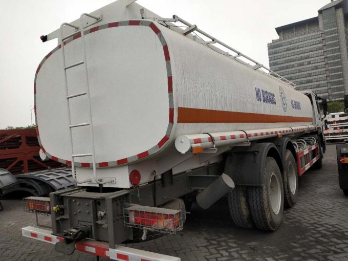Camion de réservoir de carburant 336 de l'EURO 2 de HOWO, camion 25CBM de pétrolier 20 tonnes de charge utile 7