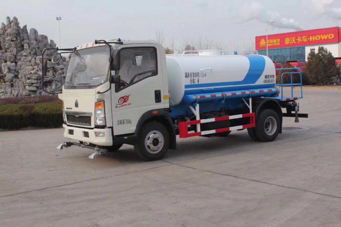 Camion de l'eau de Sinotruk 4X4 5-10ton 5-10cbm